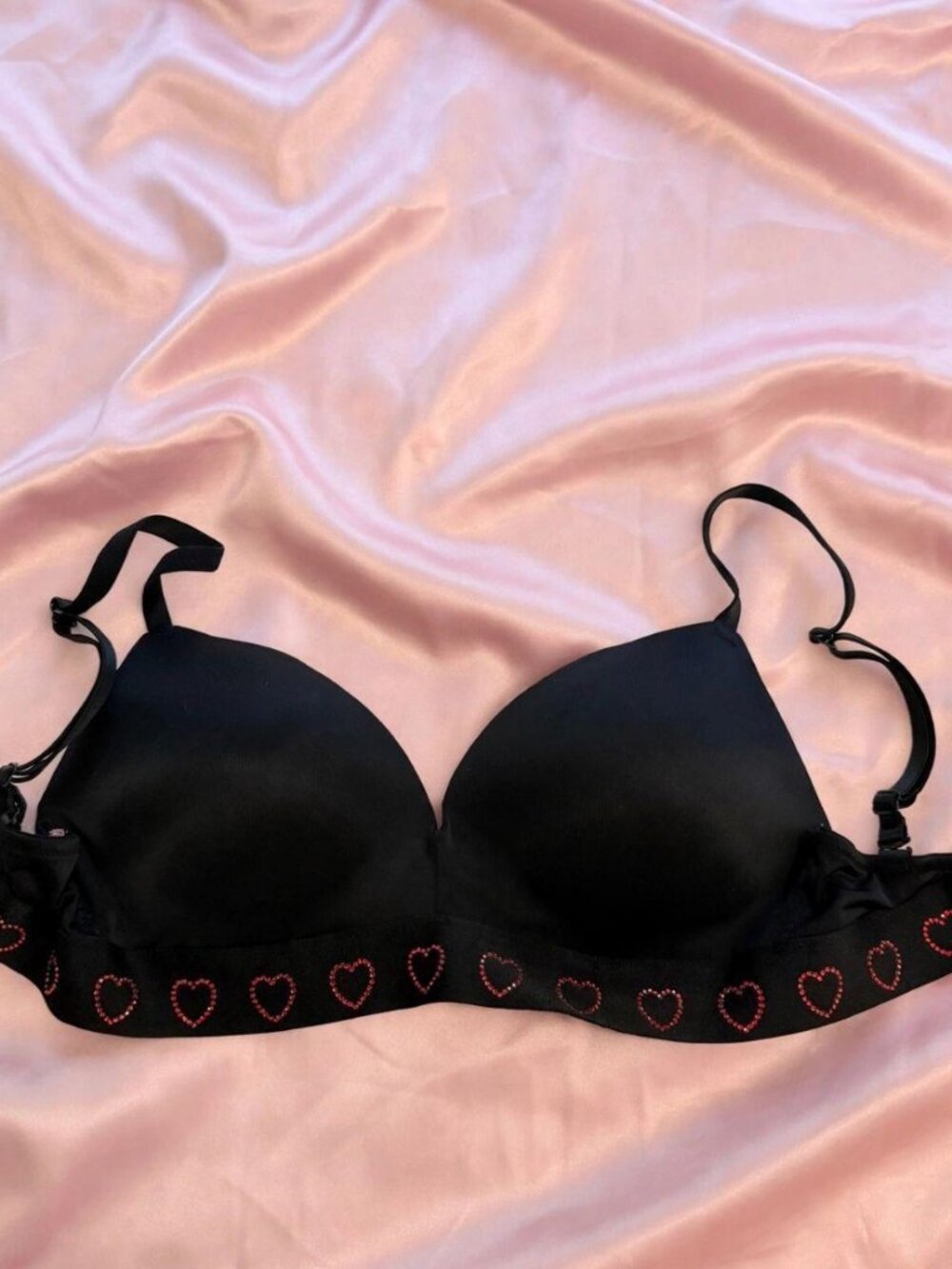 Victoria's Secret PINK Black Wireless Push Up Bra Red Rhinestone Hearts 32DD
